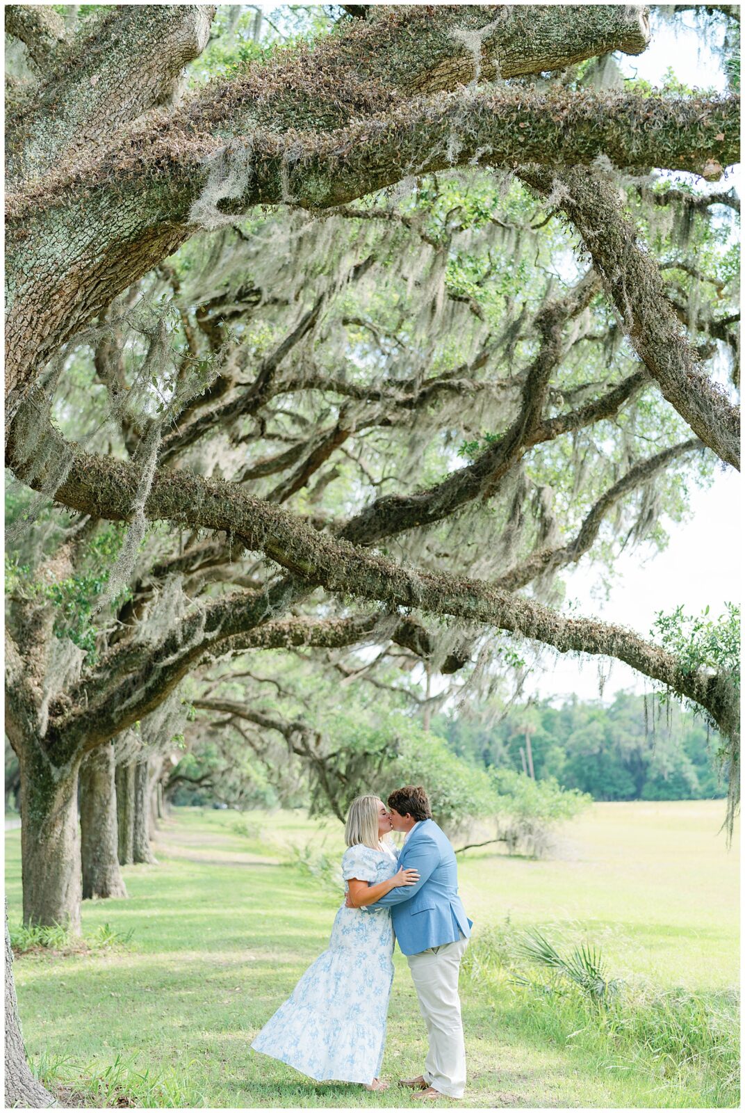 Wormsloe & Tybee Island Engagement Session - madisonysapp.com